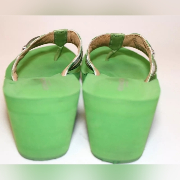 Coach Jaden 7.5 Green Printed Sandals Wedge Flip Flops Heels Shoes - Picture 3 of 14